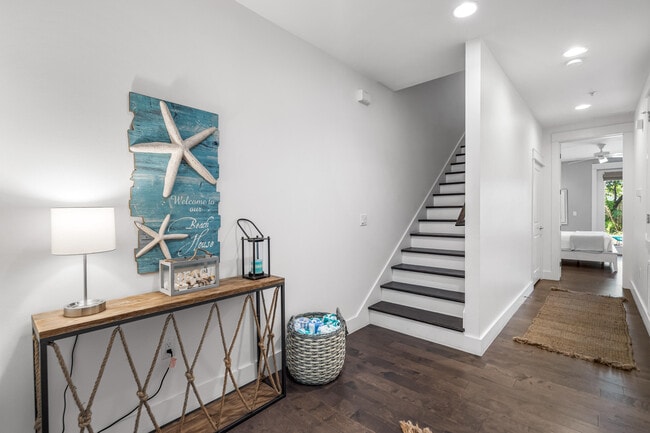 Foto del edificio - 4923 E County Hwy 30A