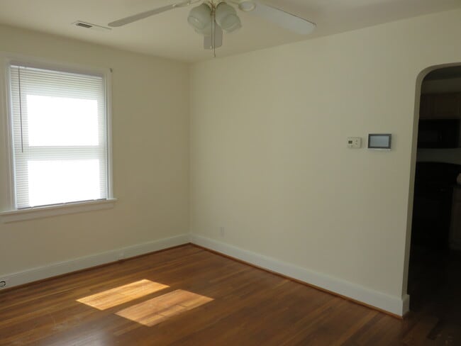 Building Photo - 2120 Shirleydale Ave