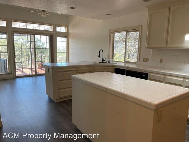 Foto del edificio - 3 br, 2.5 bath House - 17862 Whitefish Court