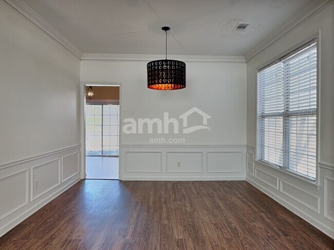 Building Photo - 2208 Sprucewood Dr NW