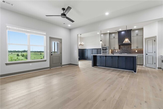 Foto del edificio - 930 Trestle Ln
