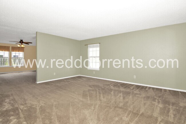 Foto del edificio - Coming Soon! Picture yourself in this upda...