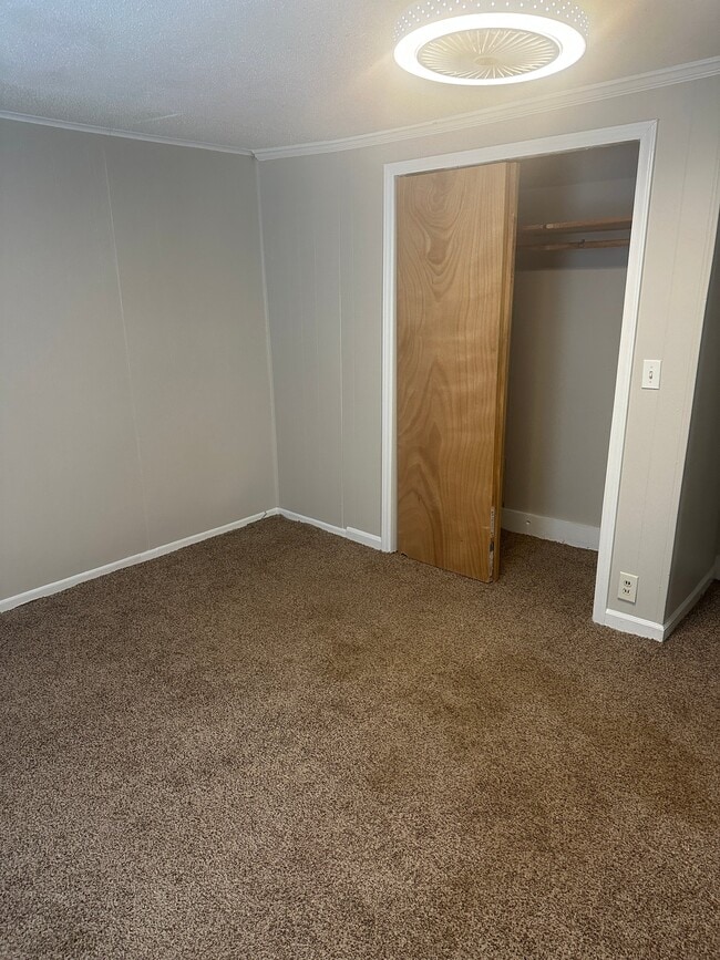 Photo - 435 W Queen St House