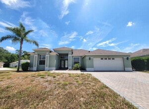 Building Photo - 7916 Roundelay Dr