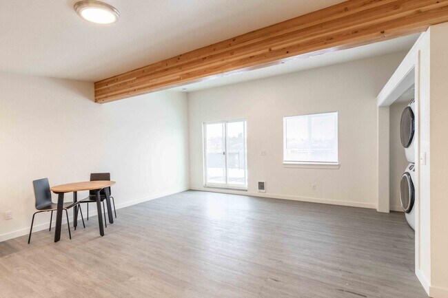 Foto del edificio - 314 S Asbury St