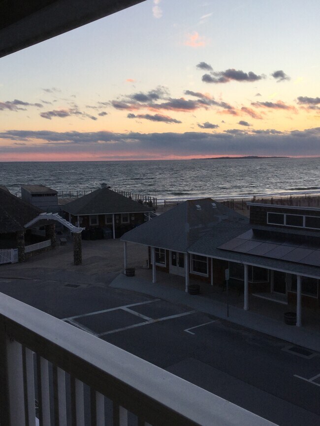 Sunset view on roof top deck - 124 Bay St
