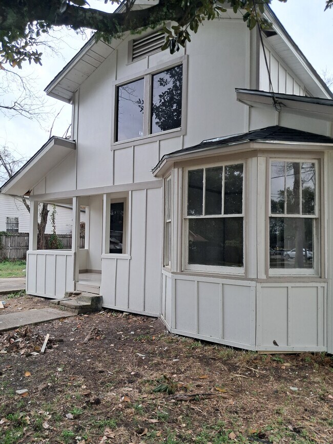 Foto del edificio - 2351 Dukes Ave