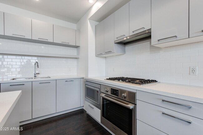 Building Photo - 4422 N 75th St