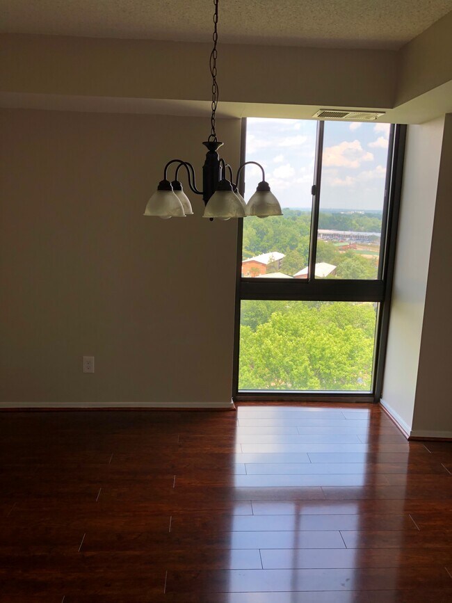 Dining rm - 2300 Pimmit Dr