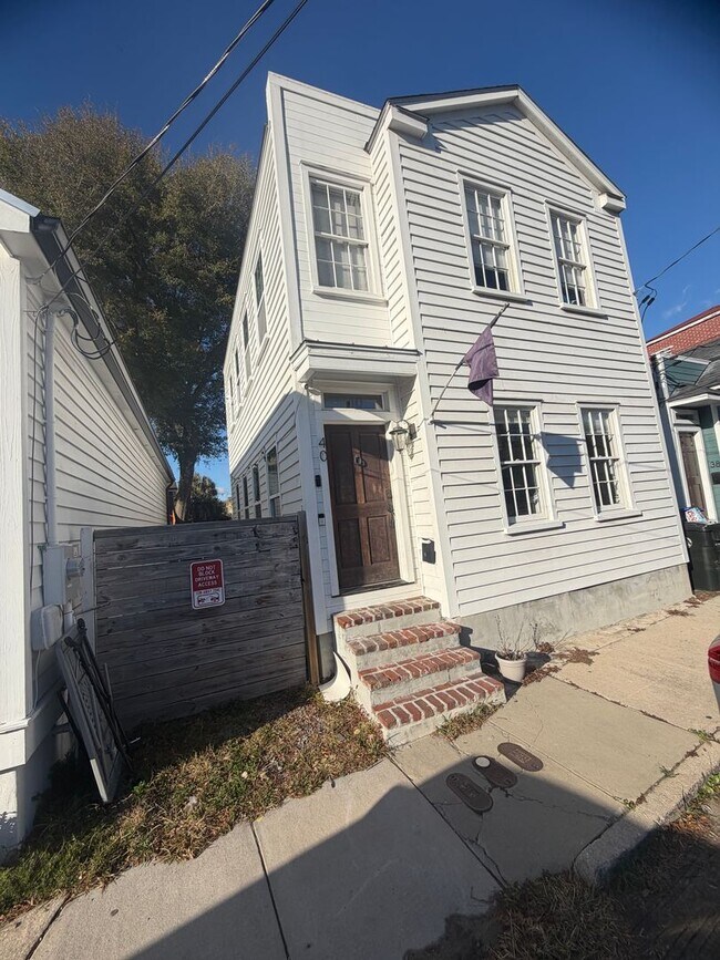 Building Photo - 40 Poinsett St