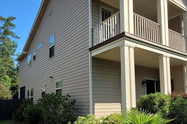 Foto del edificio - Available Now!