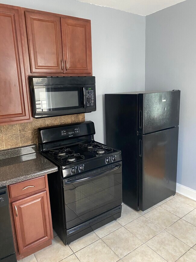 Building Photo - 200 Clinton Ave