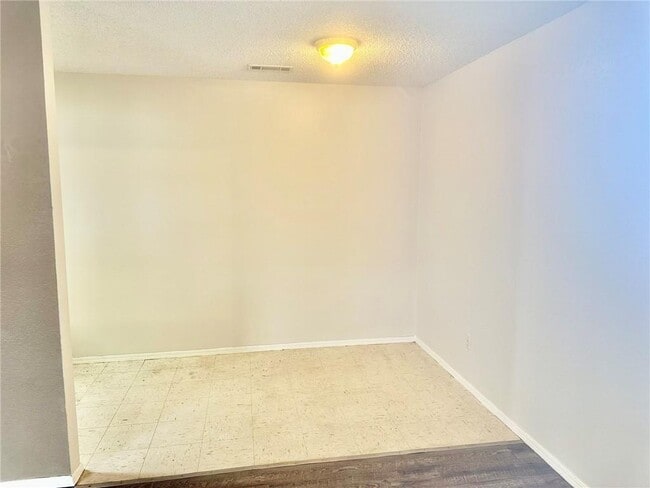 Building Photo - 1909 Cypress Pl