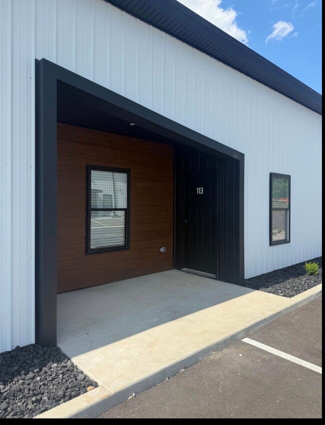 Building Photo - 263 Valley Wy