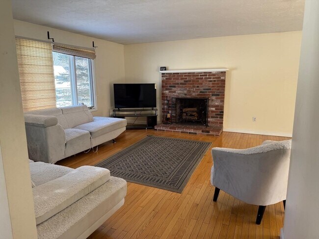 Foto del edificio - 11 Bluegrass Ln