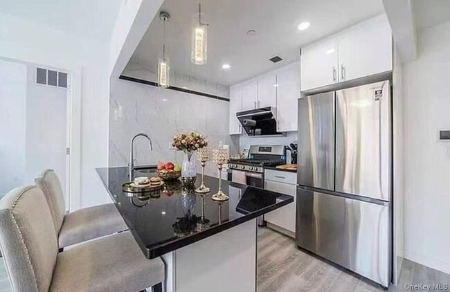Foto del edificio - 144-27 Sanford Ave