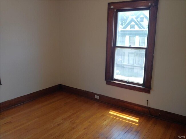 Building Photo - 205 Cadwell St