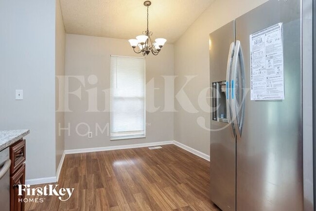 Building Photo - 3215 Heatherside Dr