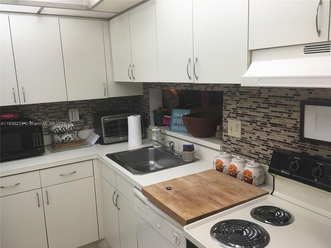 Foto principal - 8015 SW 107th Ave