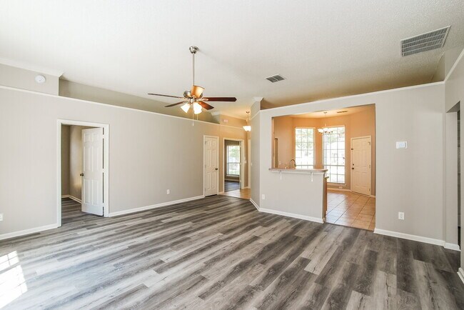 Foto del edificio - 7686 Fawn Lake Dr S