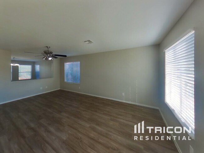 Foto del edificio - 696 Moonlight Mesa Dr