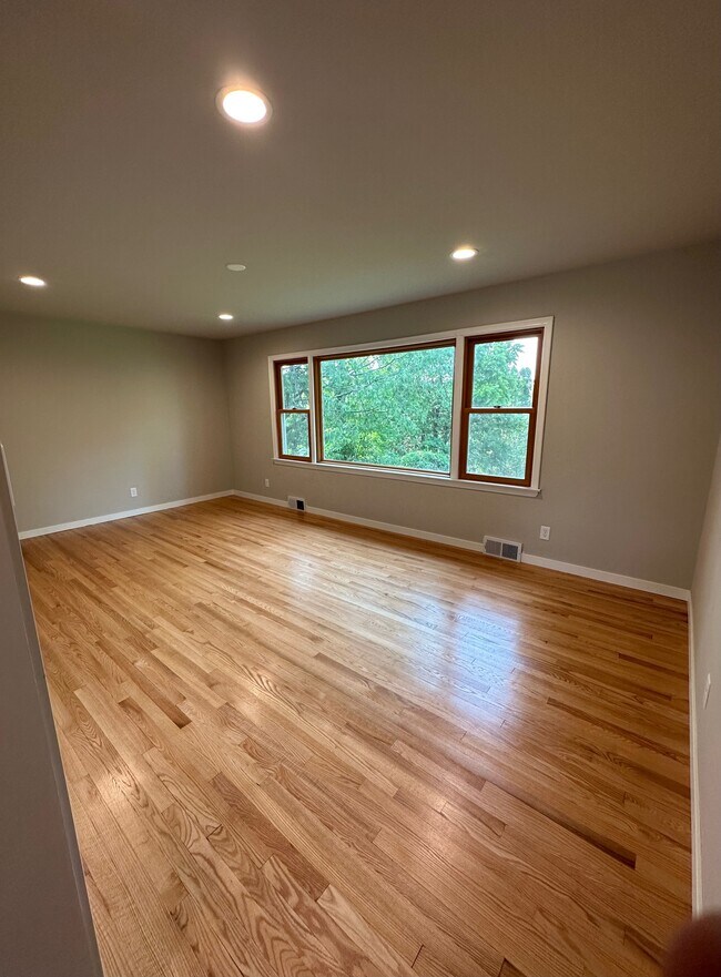Family Room - 5526 Terre Haute Ave