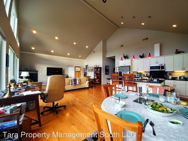 Building Photo - 3 br, 2 bath House - 5180 Bayview Road