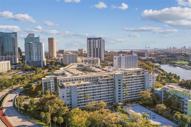 Foto del edificio - 201 W Laurel St