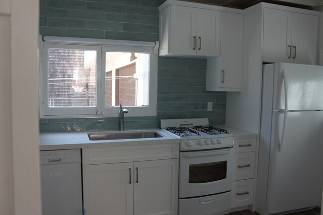 Building Photo - 614 West Balboa