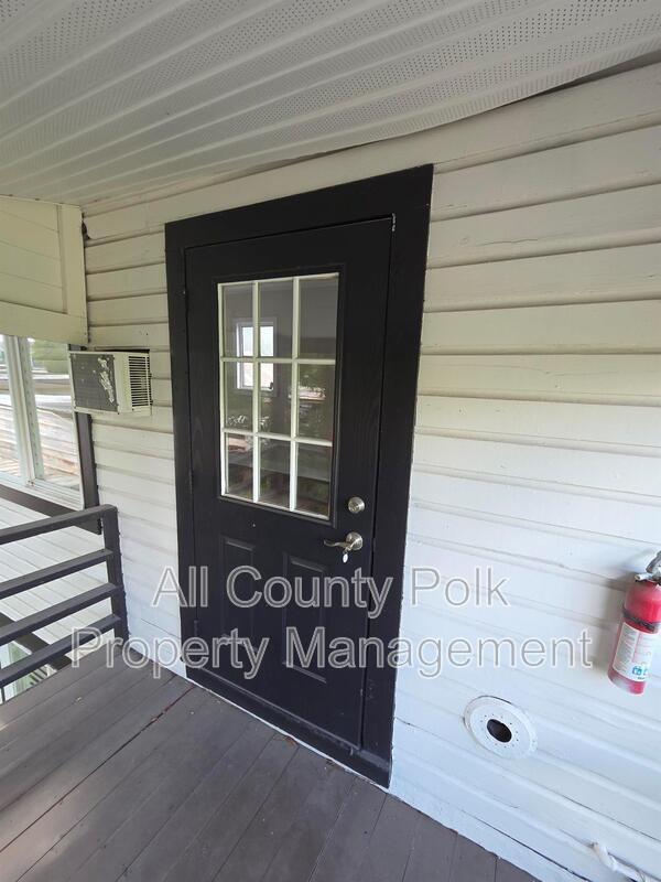Building Photo - 838 1/2 E. Orange St.