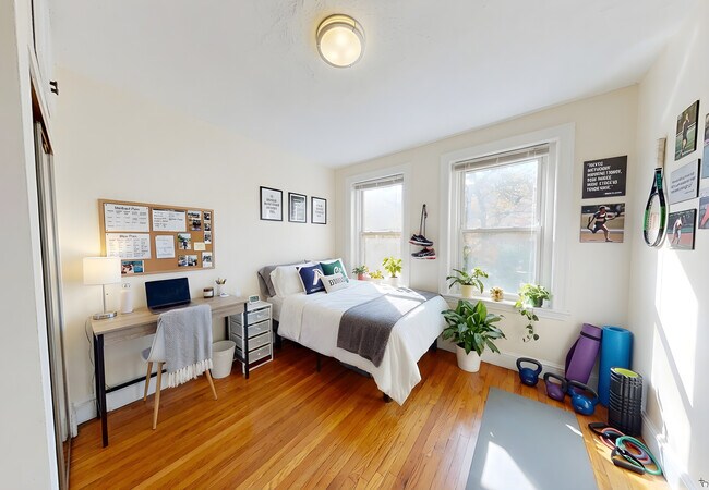 Building Photo - 73 Thatcher St