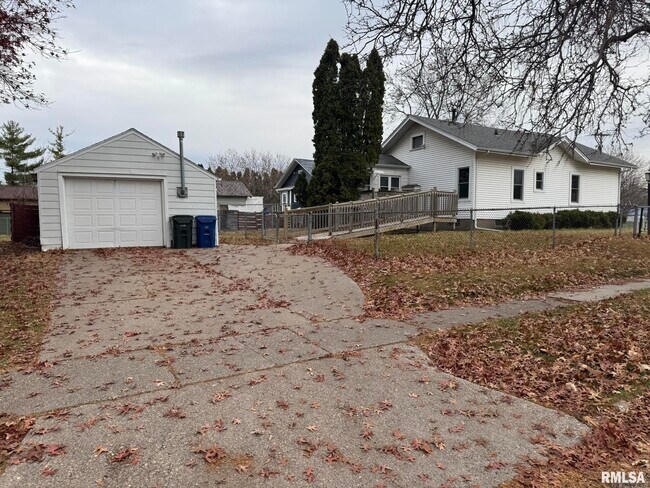 Foto del edificio - 3122 W Locust St