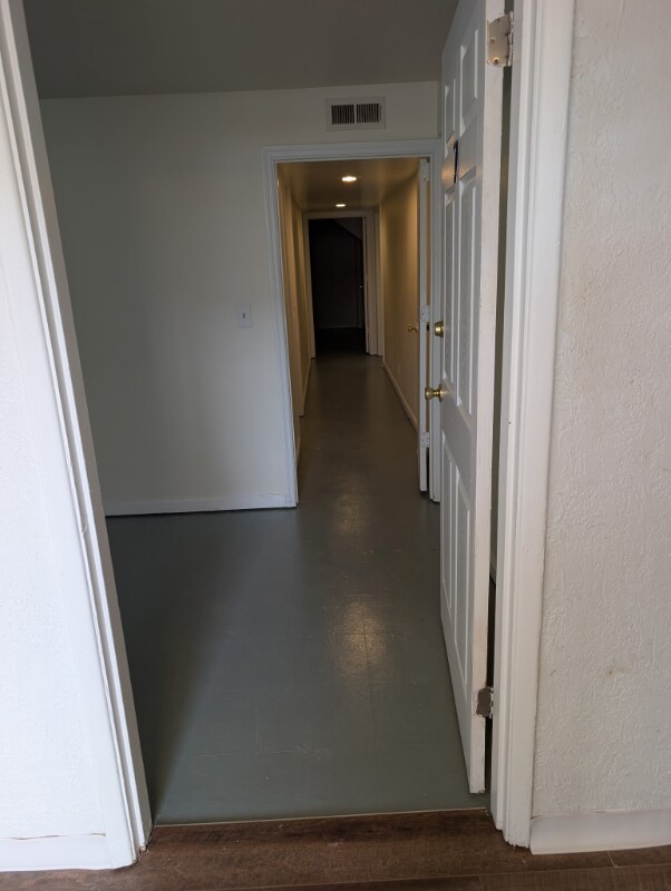 Foto del edificio - 6930 Silverton Ave