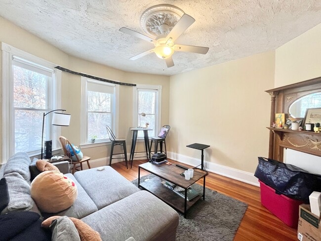 Building Photo - 88 Fisher Ave