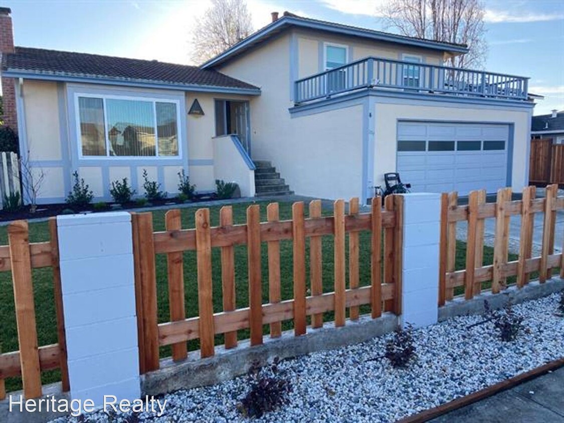Primary Photo - 4 br, 3 bath House - 224 Puffin Court