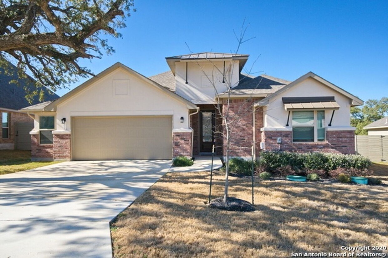 Primary Photo - Elegant 4-Bedroom Home with Luxurious Feat...