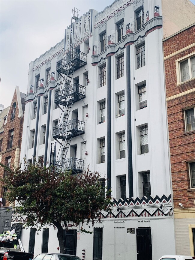 Building Photo - 745 Normandie Ave