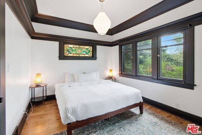 Foto del edificio - 1548 W 48th St