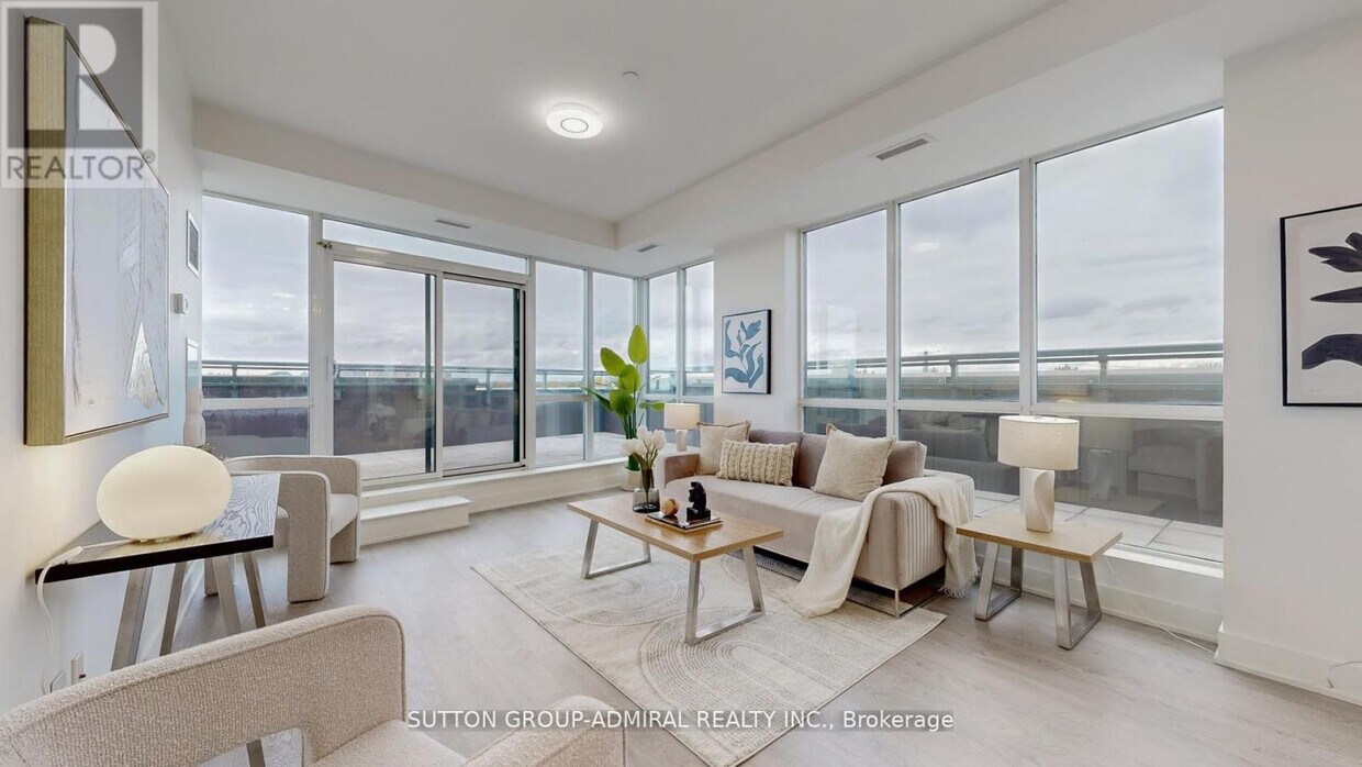 Photo principale - 7608 Yonge St