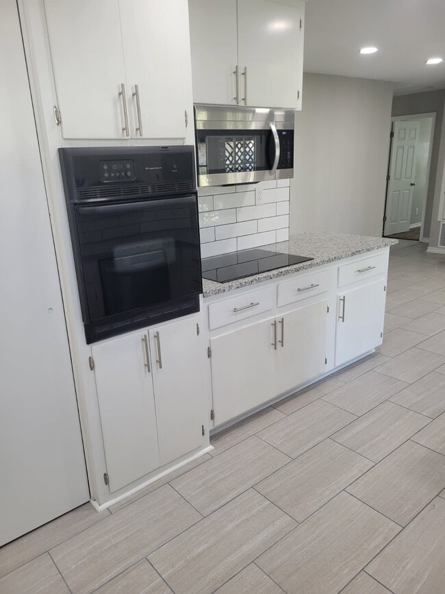 Building Photo - 214 Glasgow Dr