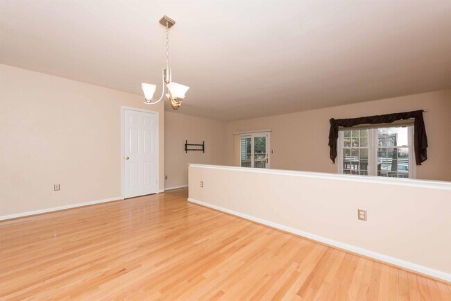 Building Photo - 2703 Shawn Leigh Dr