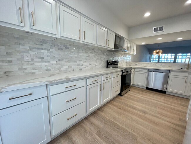 Foto del edificio - AVAILABLE NOW !! 2 Bedroom 2 Bathroom Cond...