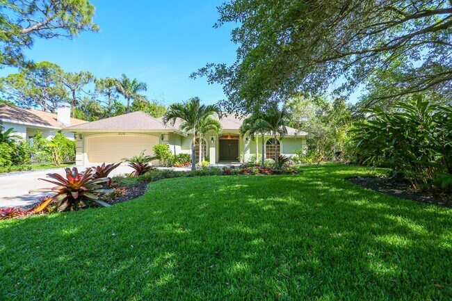 Building Photo - **TROPICAL PARADISE**3BEDS/2BATH POOL HOME...