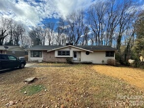 Building Photo - 6225 Branch Hill Cir