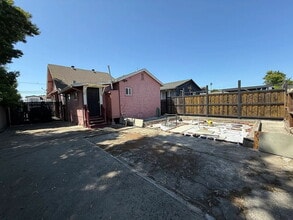 Building Photo - 138 16th St