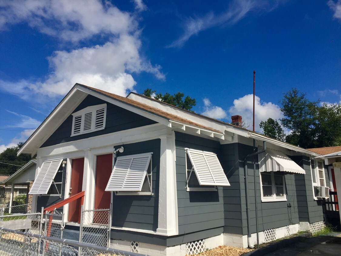 303 W Woodlawn Ave, Tampa, FL 33603 Apartments in Tampa, FL