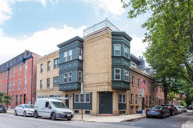 Building Photo - 2061 Kater St