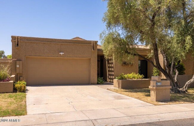 Building Photo - 7961 E Solano Dr