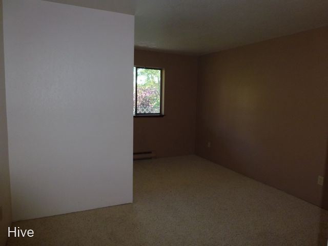 Building Photo - 7000 Roosevelt Way NE
