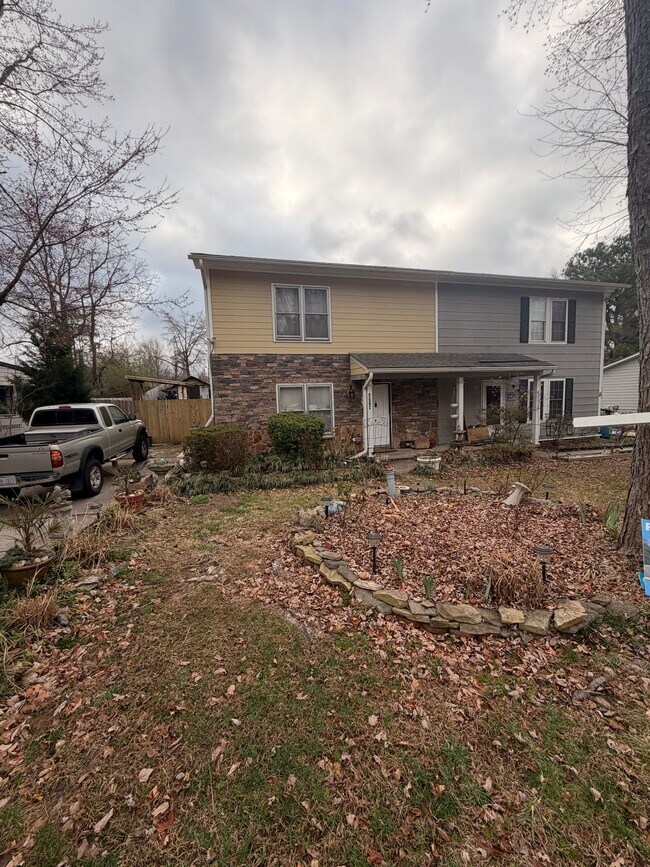Foto del edificio - 3714 Pine Knoll Dr